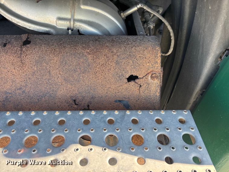 image for item YA2282 2017 Freightliner Cascadia 125 semi truck