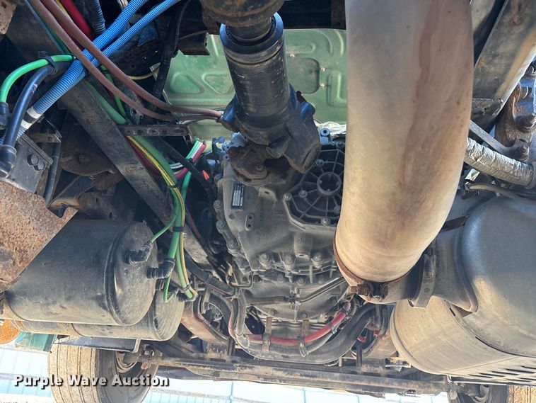 image for item YA2282 2017 Freightliner Cascadia 125 semi truck