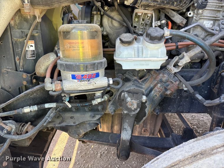 image for item YA2282 2017 Freightliner Cascadia 125 semi truck