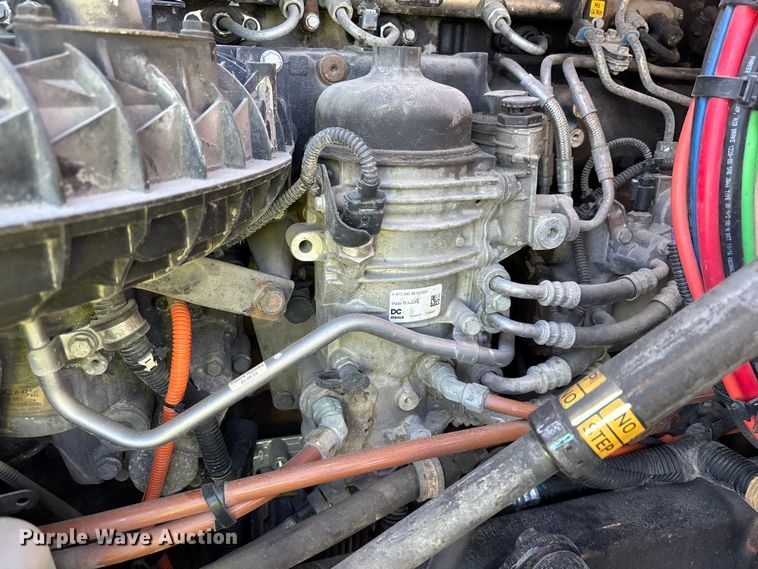 image for item YA2282 2017 Freightliner Cascadia 125 semi truck