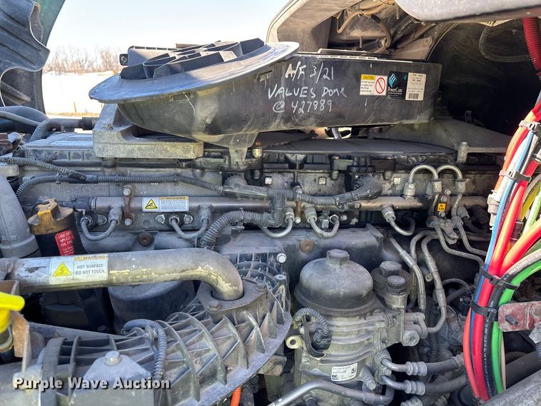 image for item YA2282 2017 Freightliner Cascadia 125 semi truck