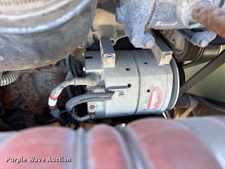 image for item YA2282 2017 Freightliner Cascadia 125 semi truck