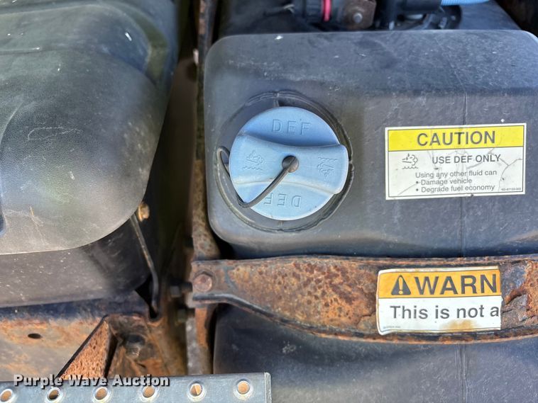 image for item YA2282 2017 Freightliner Cascadia 125 semi truck