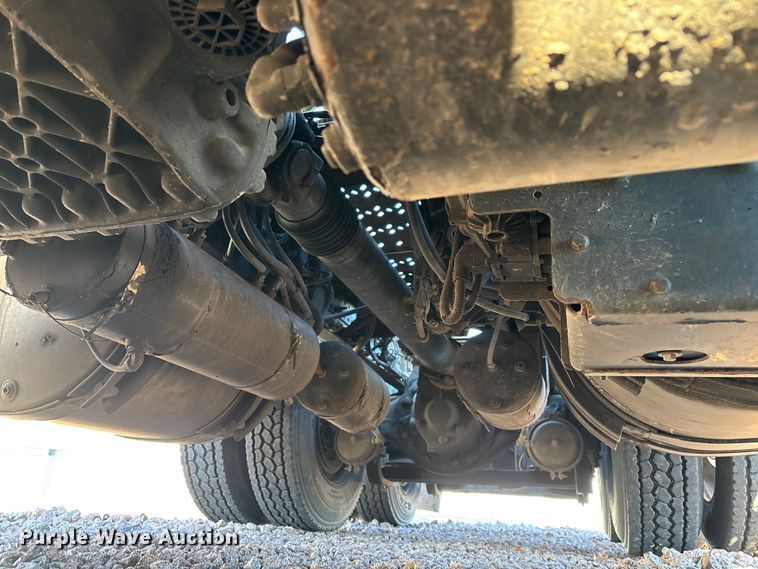 image for item YA2284 2016 Mack CXU613 semi truck