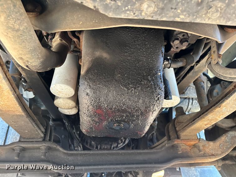 image for item YA2284 2016 Mack CXU613 semi truck