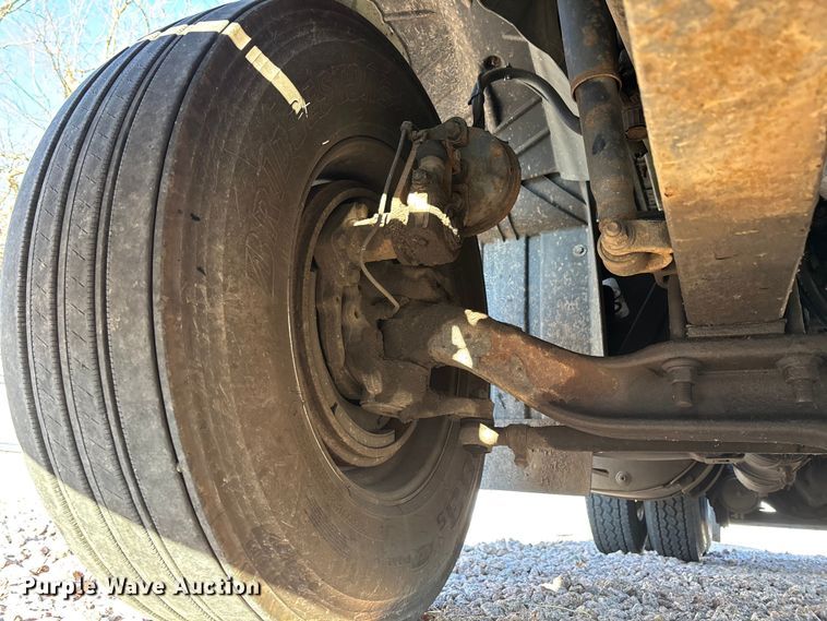 image for item YA2284 2016 Mack CXU613 semi truck