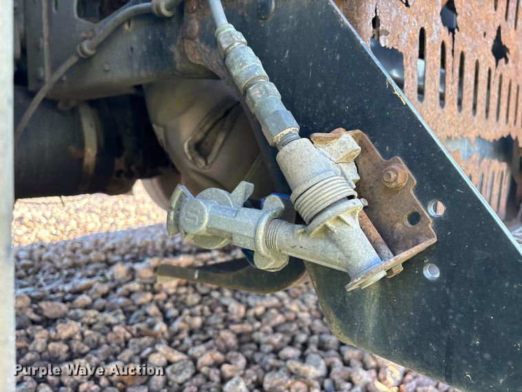 image for item YA2284 2016 Mack CXU613 semi truck