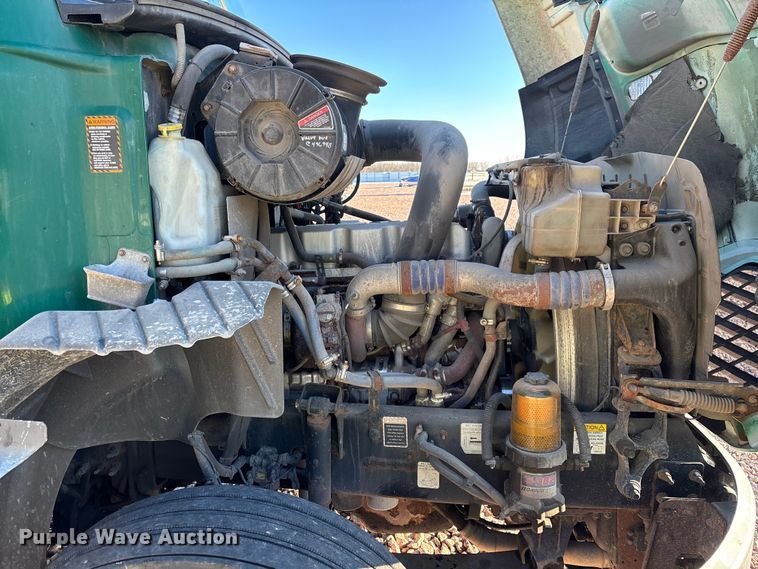 image for item YA2284 2016 Mack CXU613 semi truck