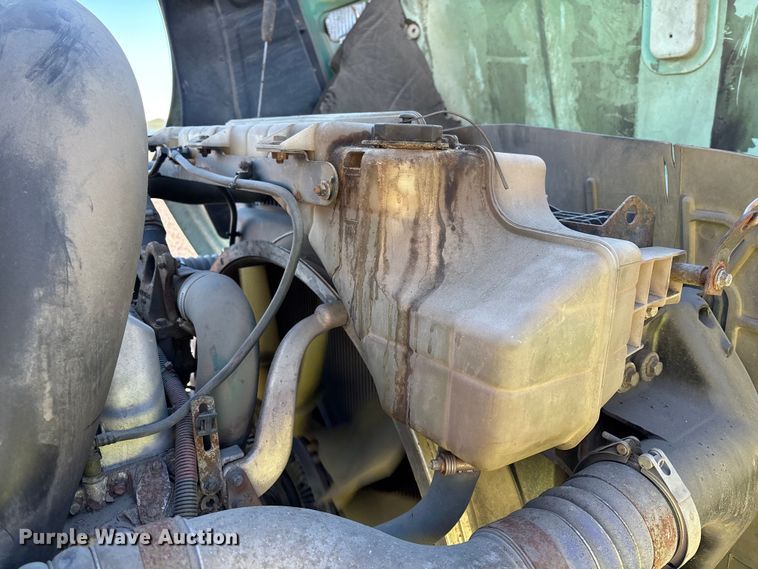 image for item YA2284 2016 Mack CXU613 semi truck