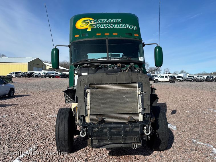 image for item YA2285 2016 Mack CXU613 semi truck