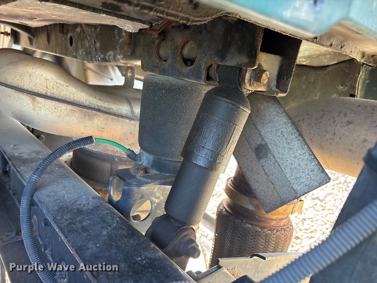 image for item YA2285 2016 Mack CXU613 semi truck