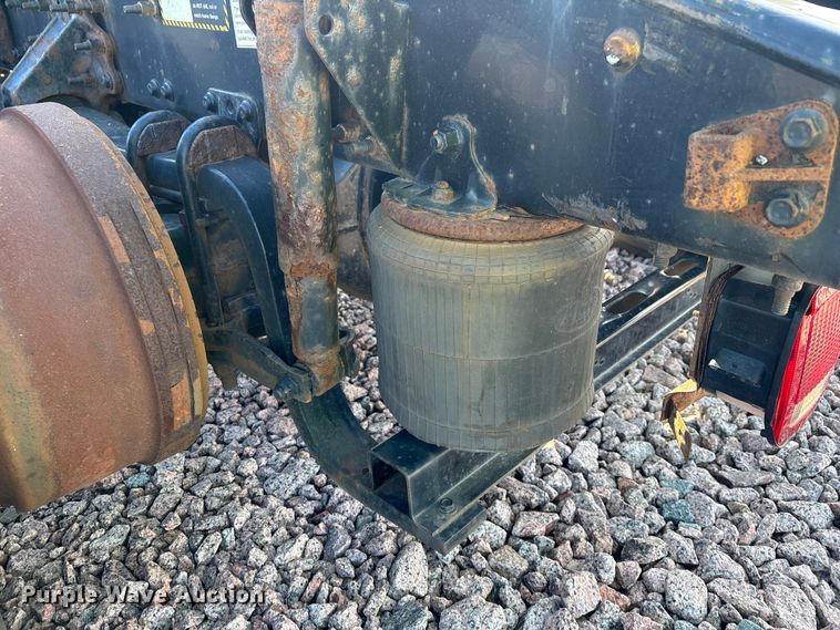 image for item YA2285 2016 Mack CXU613 semi truck