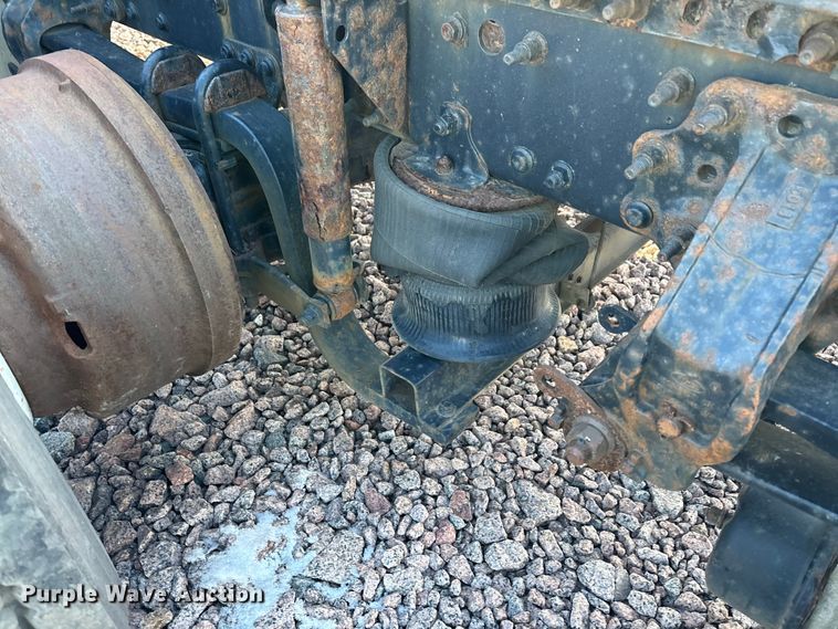 image for item YA2285 2016 Mack CXU613 semi truck