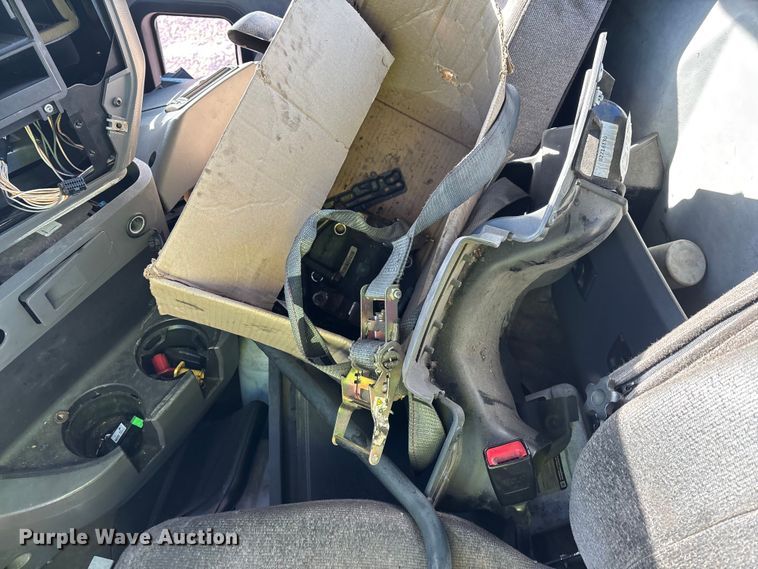 image for item YA2285 2016 Mack CXU613 semi truck