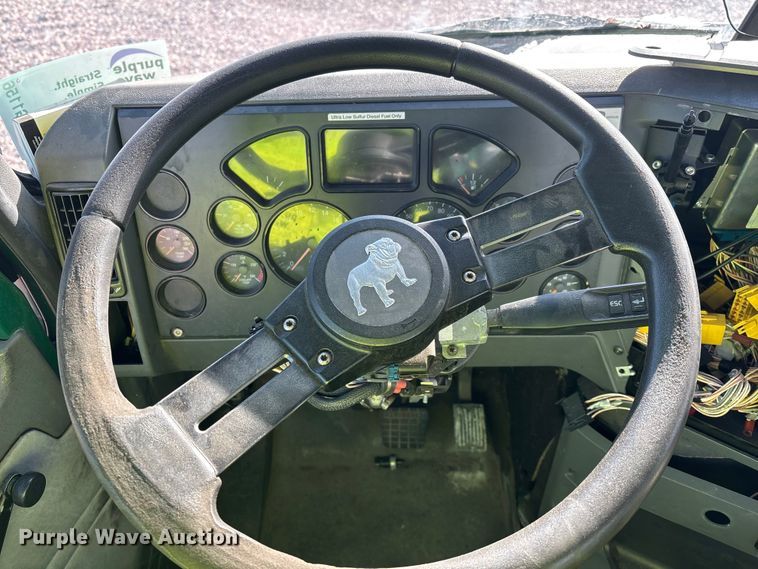 image for item YA2285 2016 Mack CXU613 semi truck