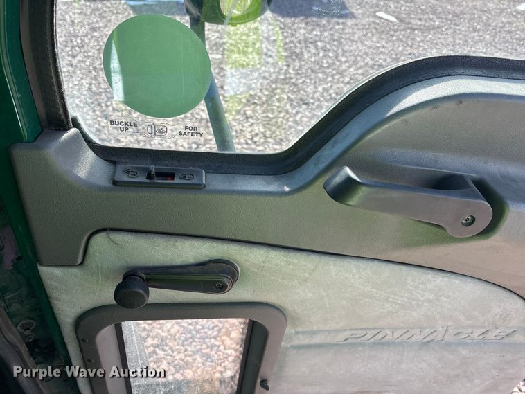 image for item YA2285 2016 Mack CXU613 semi truck