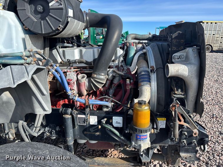 image for item YA2285 2016 Mack CXU613 semi truck