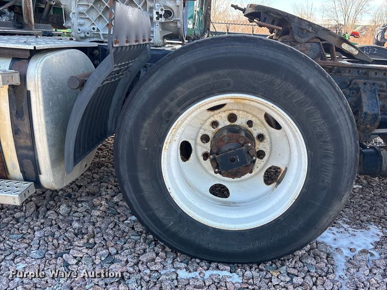 image for item YA2285 2016 Mack CXU613 semi truck