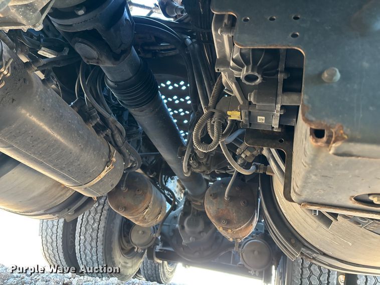 image for item YA2286 2016 Mack CXU613 semi truck