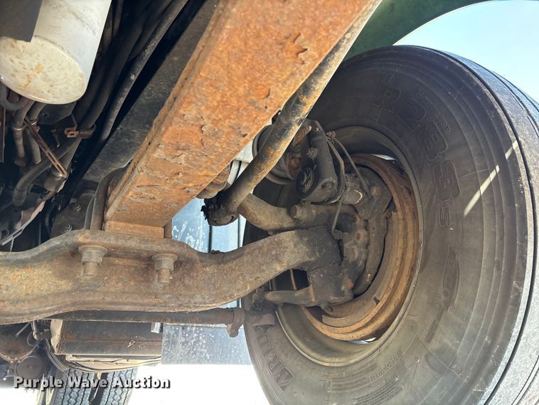 image for item YA2286 2016 Mack CXU613 semi truck