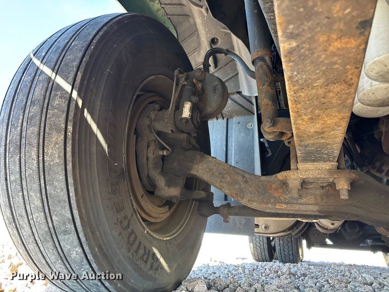 image for item YA2286 2016 Mack CXU613 semi truck