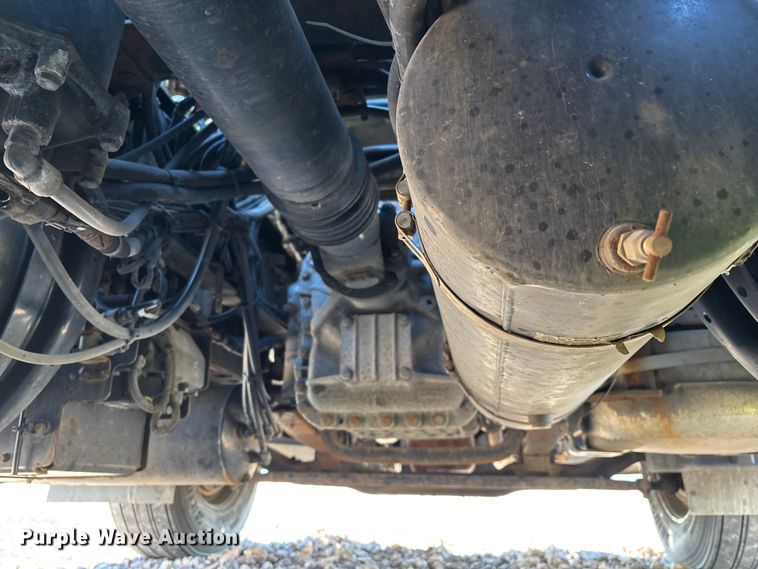 image for item YA2286 2016 Mack CXU613 semi truck