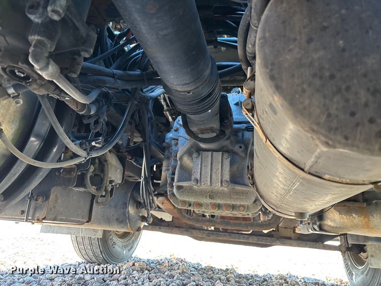 image for item YA2286 2016 Mack CXU613 semi truck