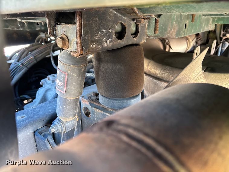 image for item YA2286 2016 Mack CXU613 semi truck