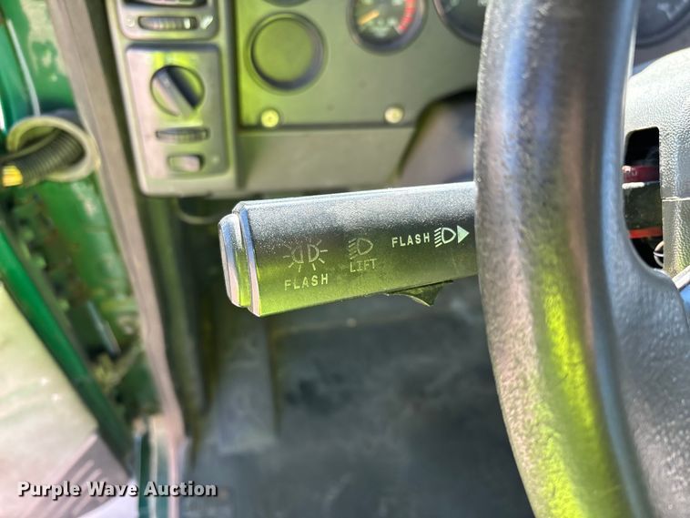 image for item YA2286 2016 Mack CXU613 semi truck