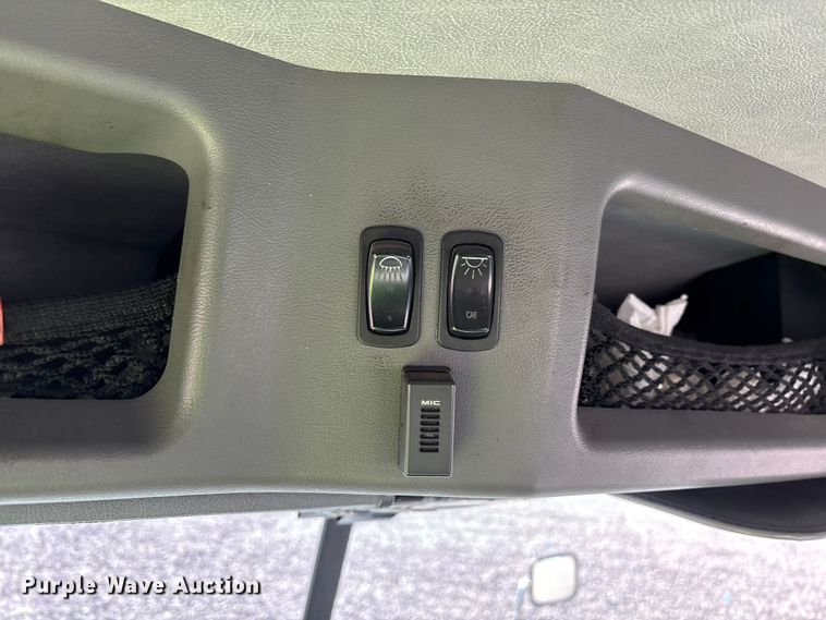 image for item YA2286 2016 Mack CXU613 semi truck