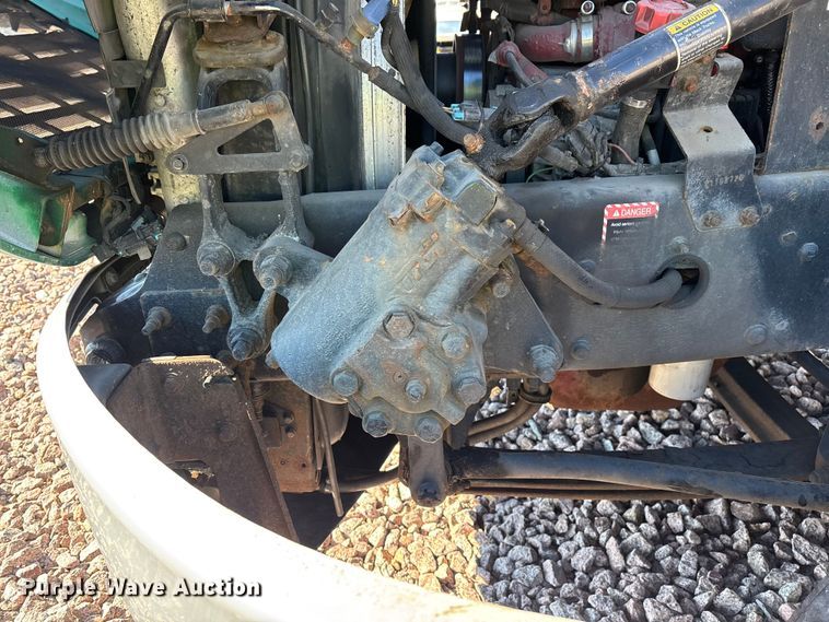 image for item YA2286 2016 Mack CXU613 semi truck