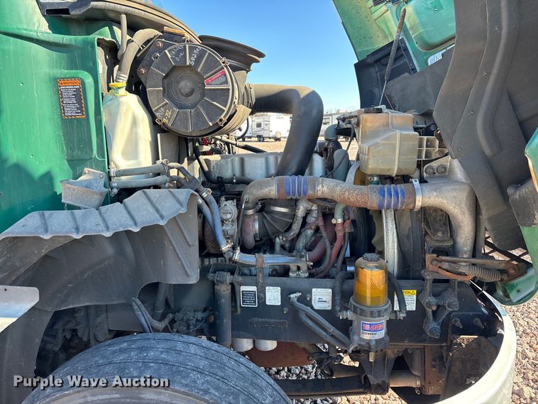 image for item YA2286 2016 Mack CXU613 semi truck