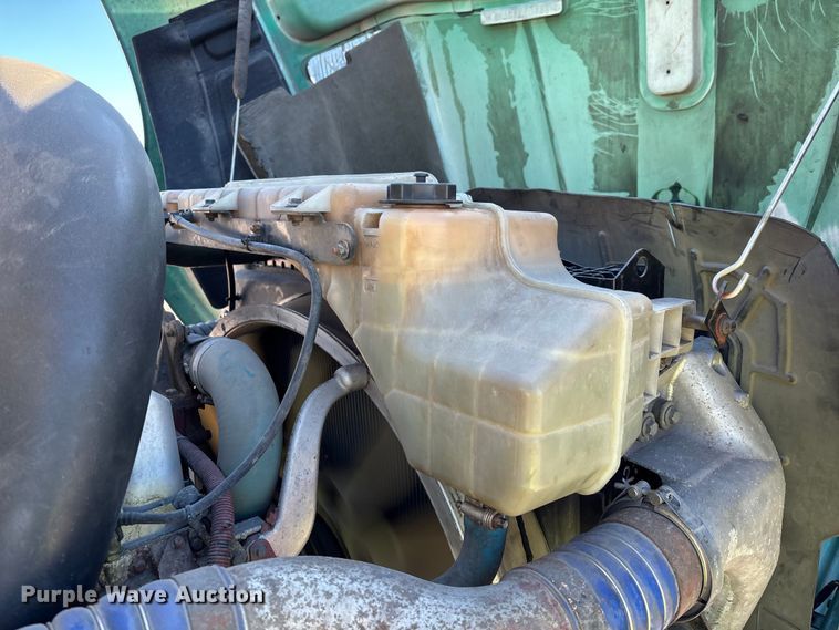 image for item YA2286 2016 Mack CXU613 semi truck