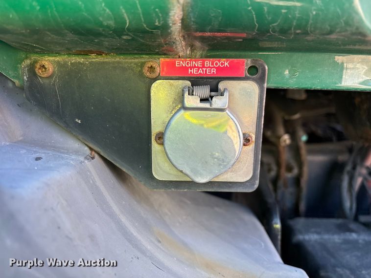 image for item YA2286 2016 Mack CXU613 semi truck