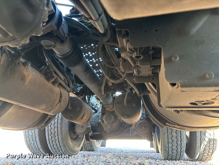 image for item YA2287 2016 Mack CXU613 semi truck