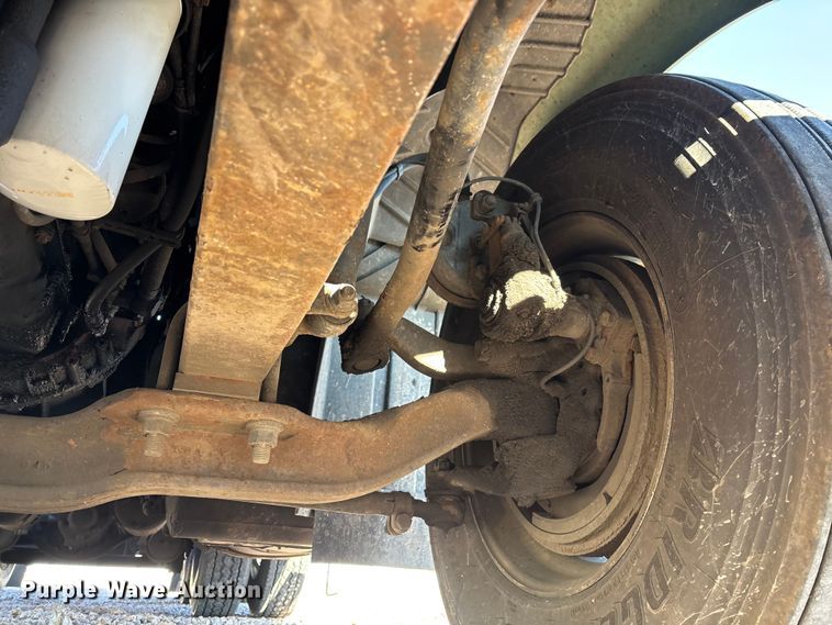 image for item YA2287 2016 Mack CXU613 semi truck