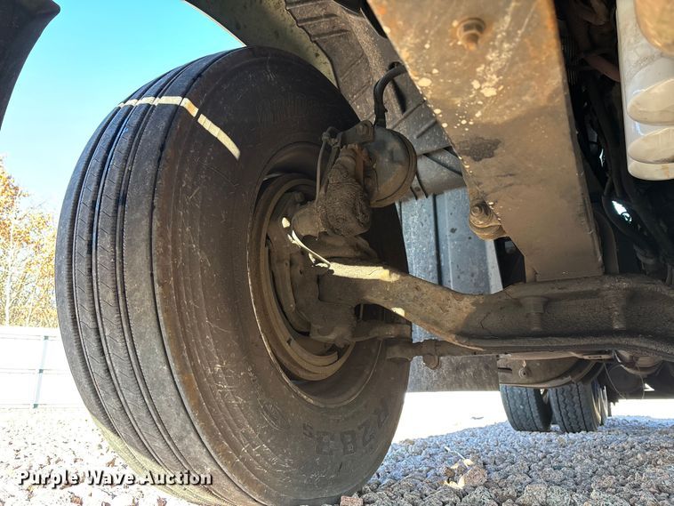 image for item YA2287 2016 Mack CXU613 semi truck