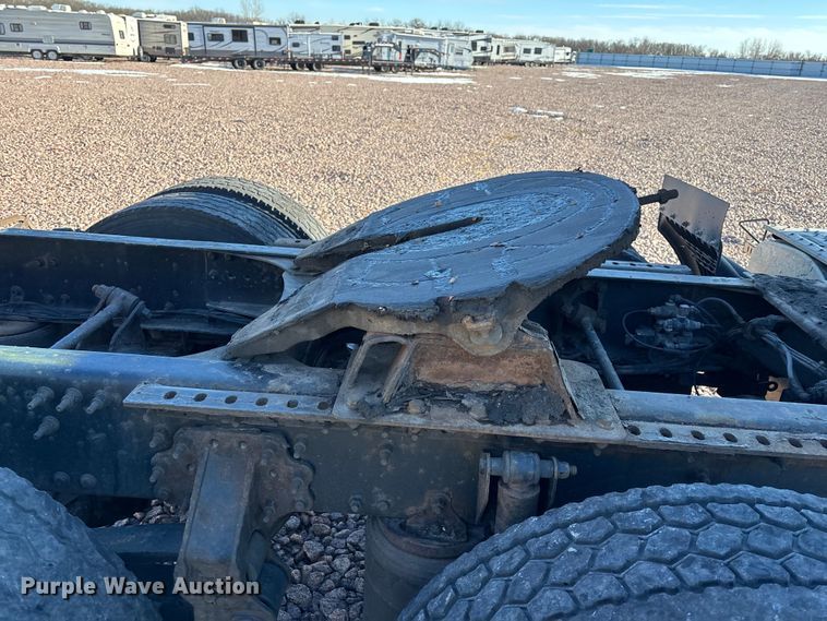 image for item YA2287 2016 Mack CXU613 semi truck