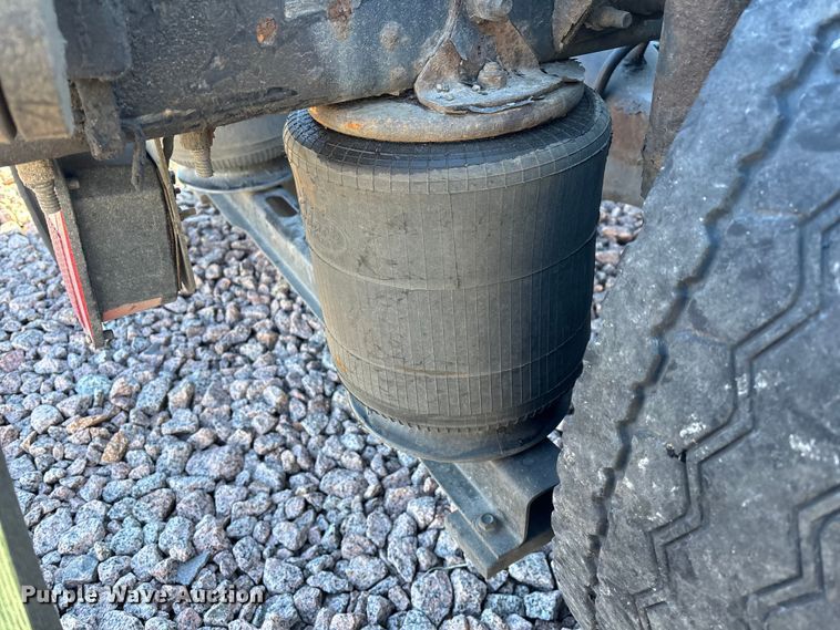 image for item YA2287 2016 Mack CXU613 semi truck