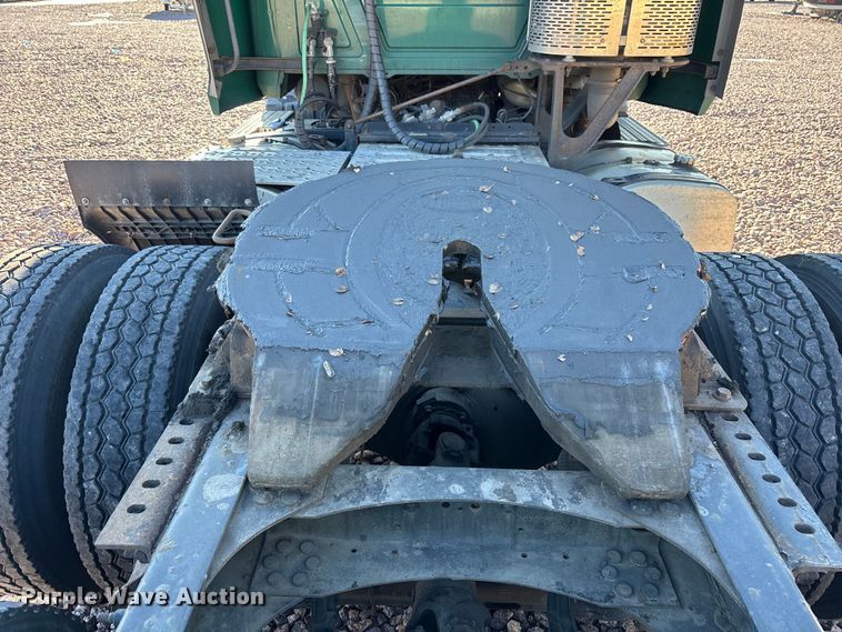 image for item YA2287 2016 Mack CXU613 semi truck