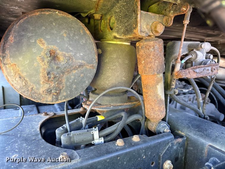 image for item YA2287 2016 Mack CXU613 semi truck