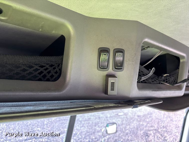 image for item YA2287 2016 Mack CXU613 semi truck