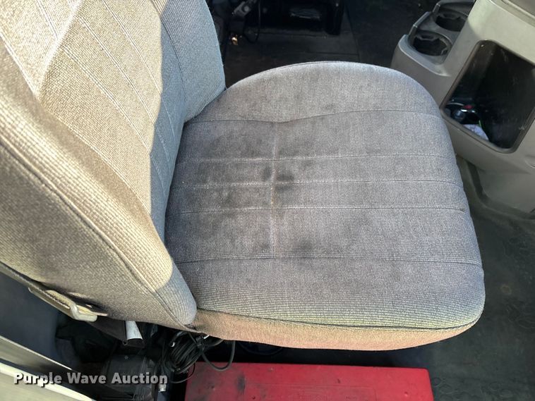 image for item YA2287 2016 Mack CXU613 semi truck