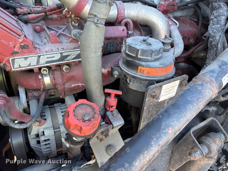 image for item YA2287 2016 Mack CXU613 semi truck