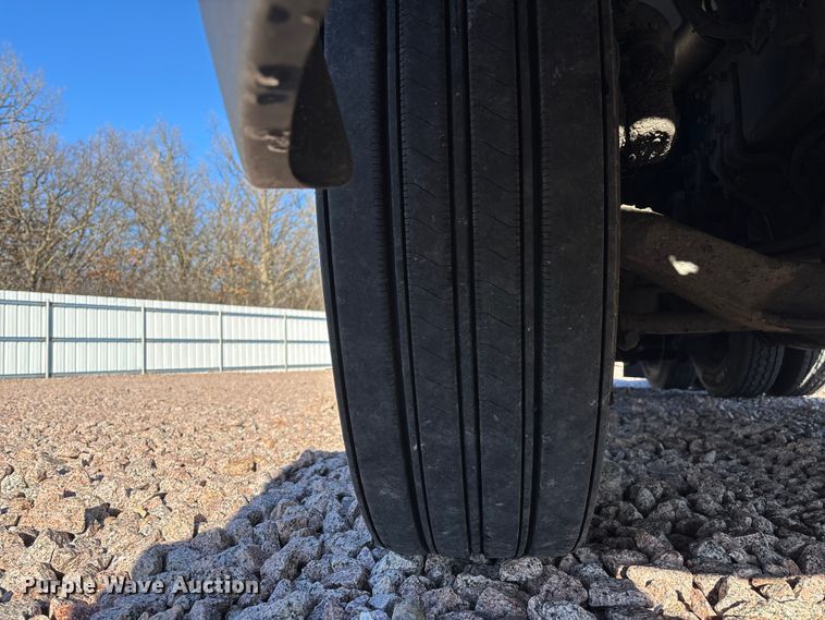 image for item YA2287 2016 Mack CXU613 semi truck