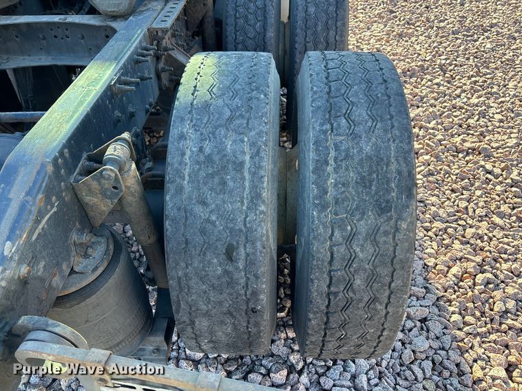 image for item YA2287 2016 Mack CXU613 semi truck