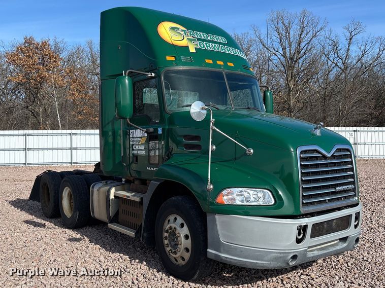 image for item YA2288 2016 Mack CXU613 semi truck