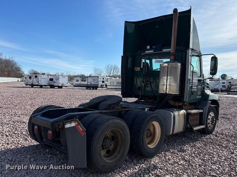 image for item YA2288 2016 Mack CXU613 semi truck