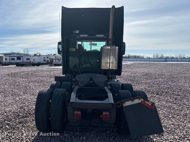 image for item YA2288 2016 Mack CXU613 semi truck