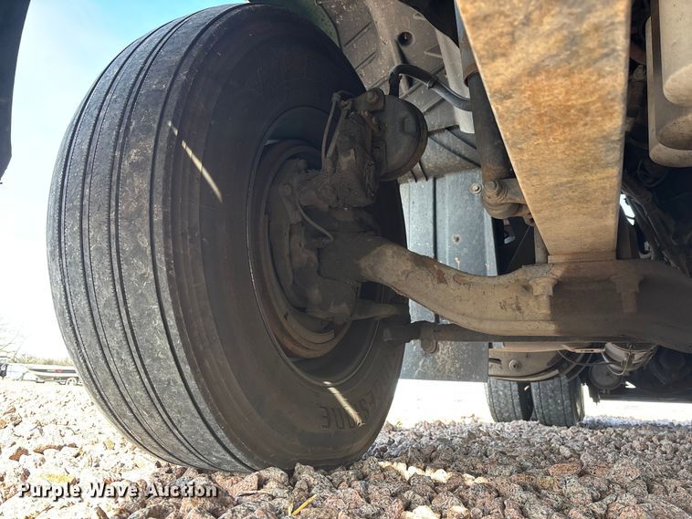 image for item YA2288 2016 Mack CXU613 semi truck